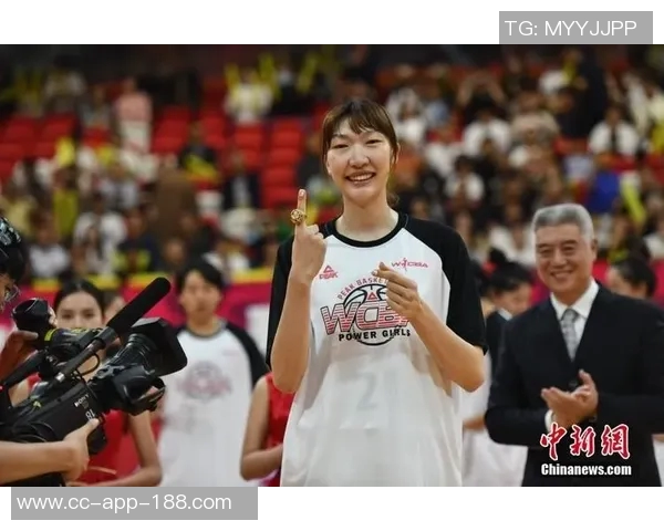 康大女篮佩奇领衔夺冠荣耀官方发布上赛季冠军戒指盛况